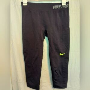 Nike Pro Capris